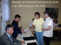 2003-05-06-OBR Übergabe Unterschriften